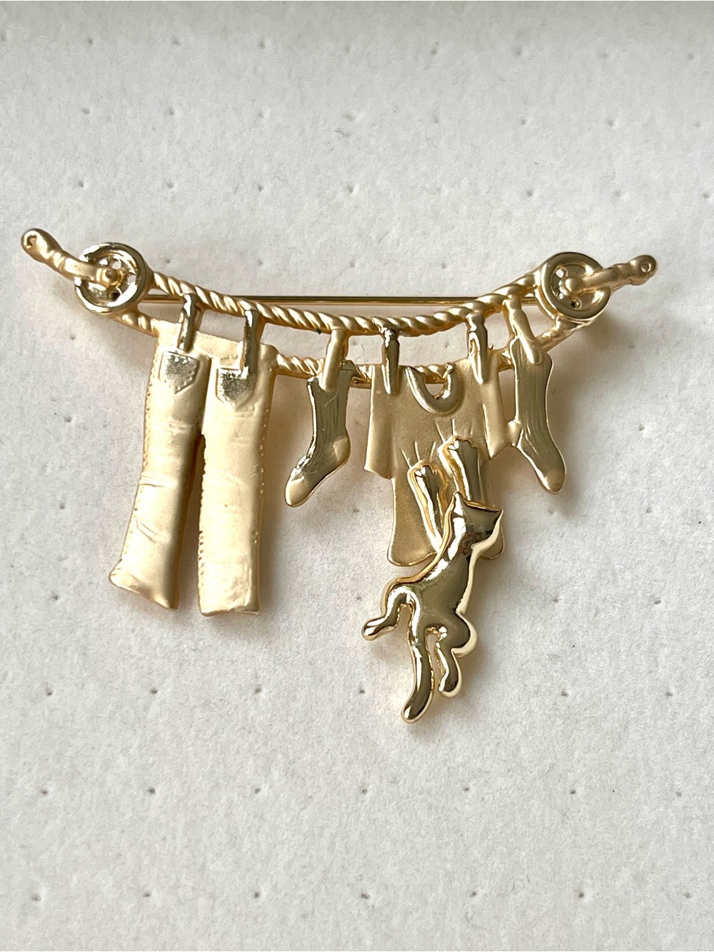 Vintage AJC Signed Gold Tone Playful Cat on Clothesline Whimsical Dangle Brooch